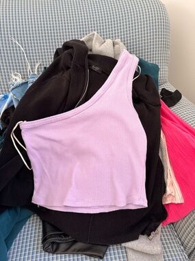 vestique Lilac One-Shoulder Ribbed Crop Top